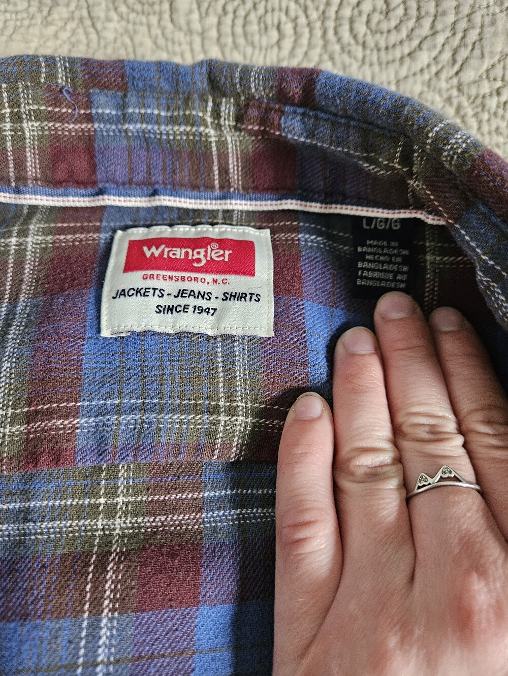 Wrangler Men's Blue Plaid Long Sleeve Flannel Button-up Shirt, Large - Picture 4 of 6